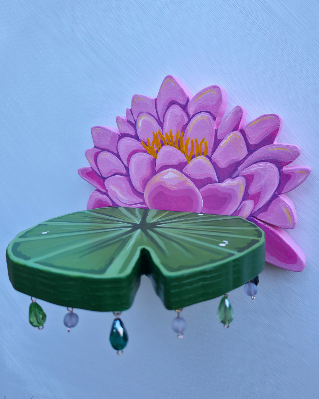 Lily pad trinket shelf